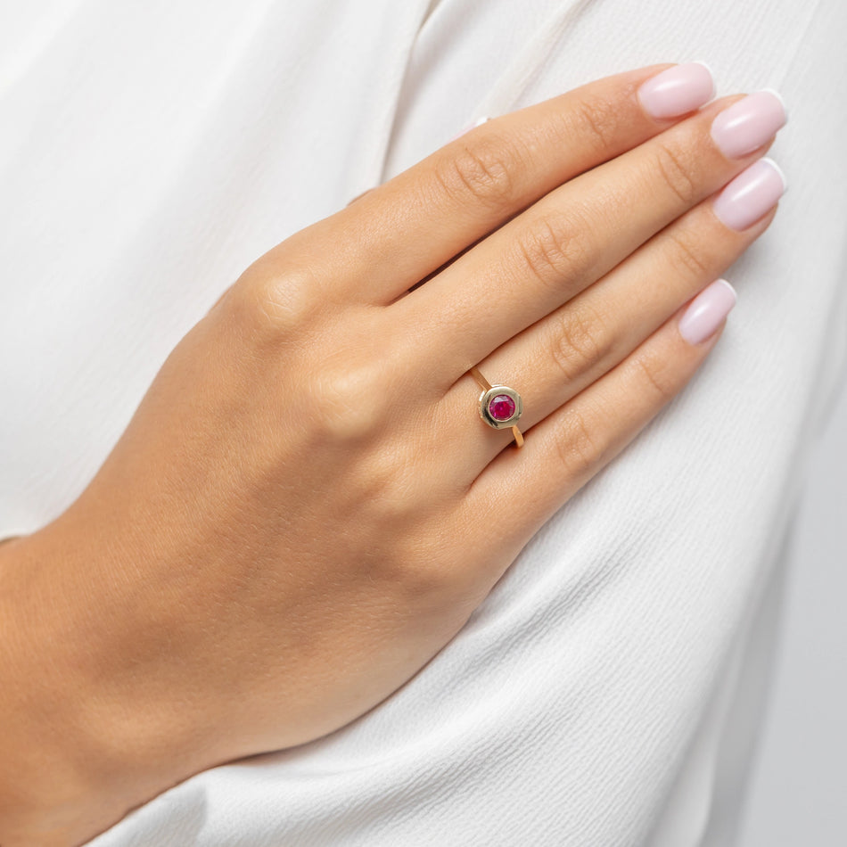 Goldring mit Zirkonia