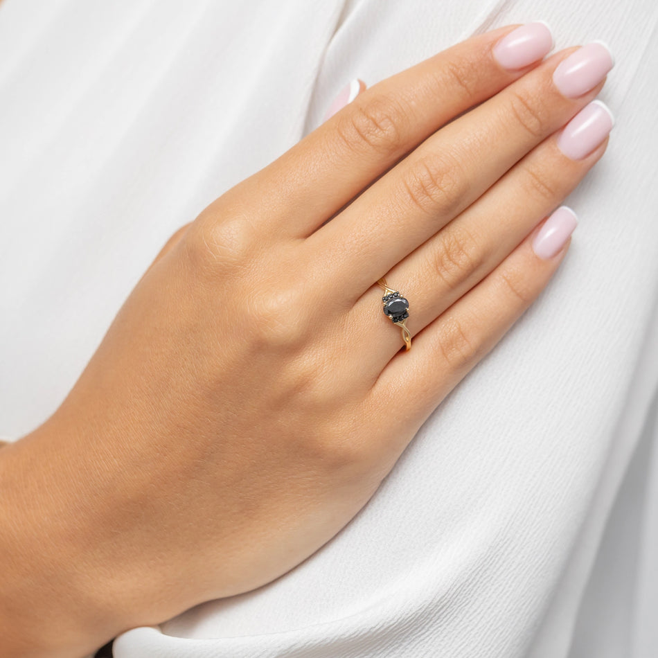 Gold geflochtener Ring mit Zirkonia