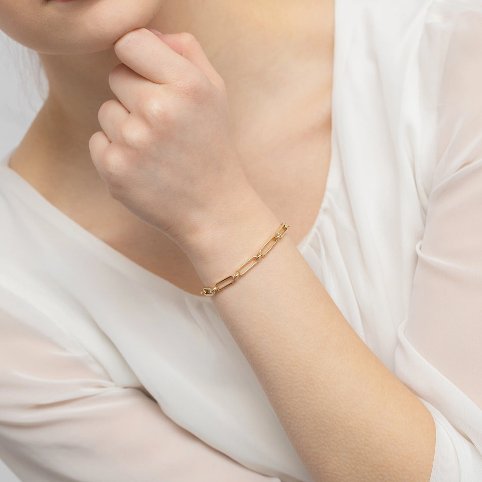 Goldarmband mit breiten Gliedern