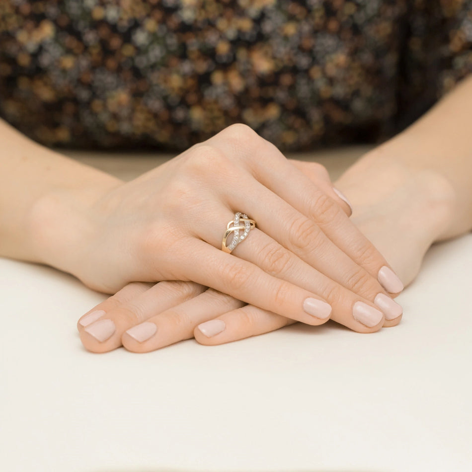 Zweifarbiger Goldgeflecht-Ring mit Zirkonia