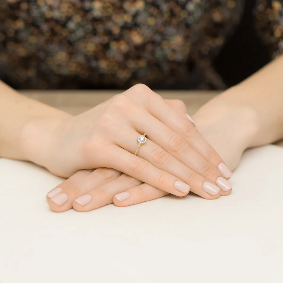 Goldring mit Zirkonia-Blume