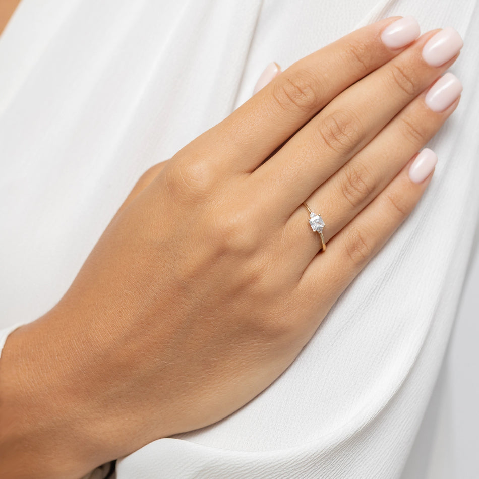 Goldring mit Zirkonia