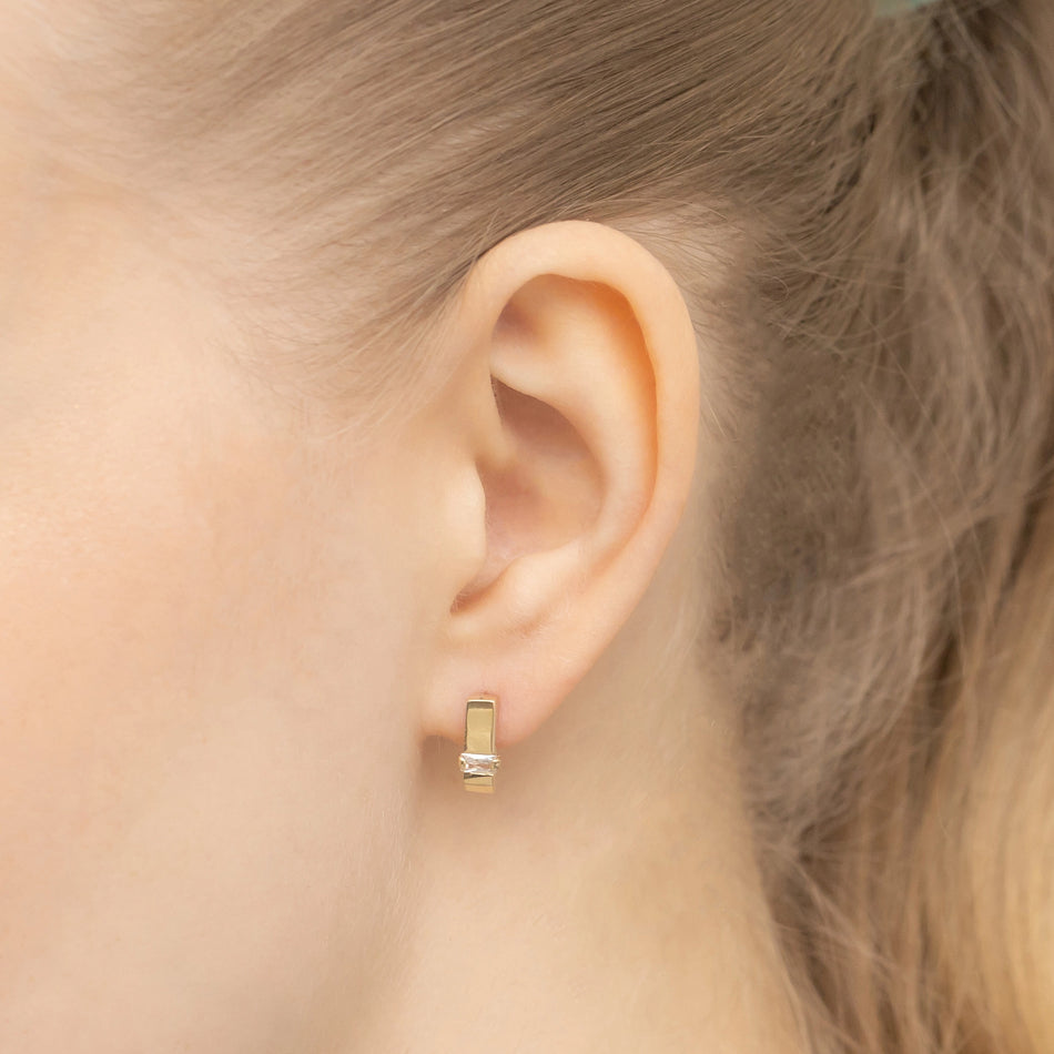 Gold Earrings with English Clasp