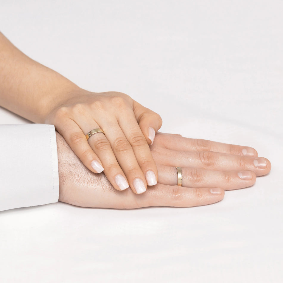 Klassische Flache Abgeschrägte Gold Eheringe 4mm