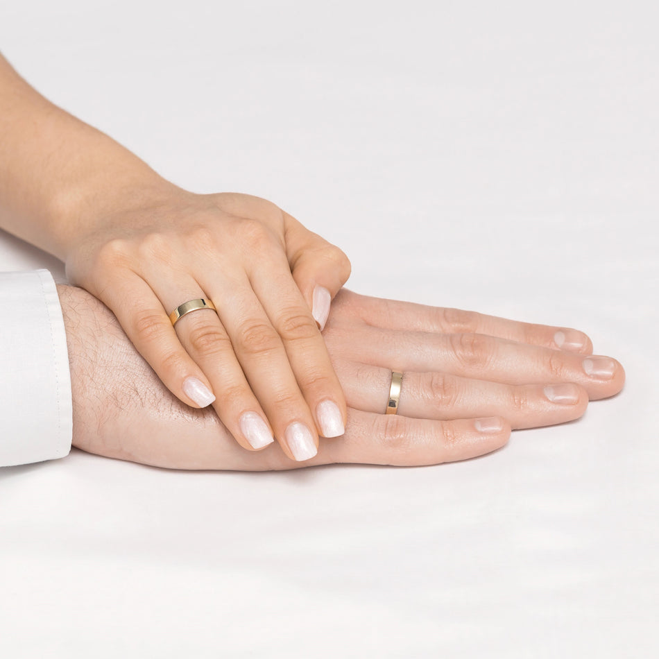 Klassische Flache Gold Eheringe 4mm