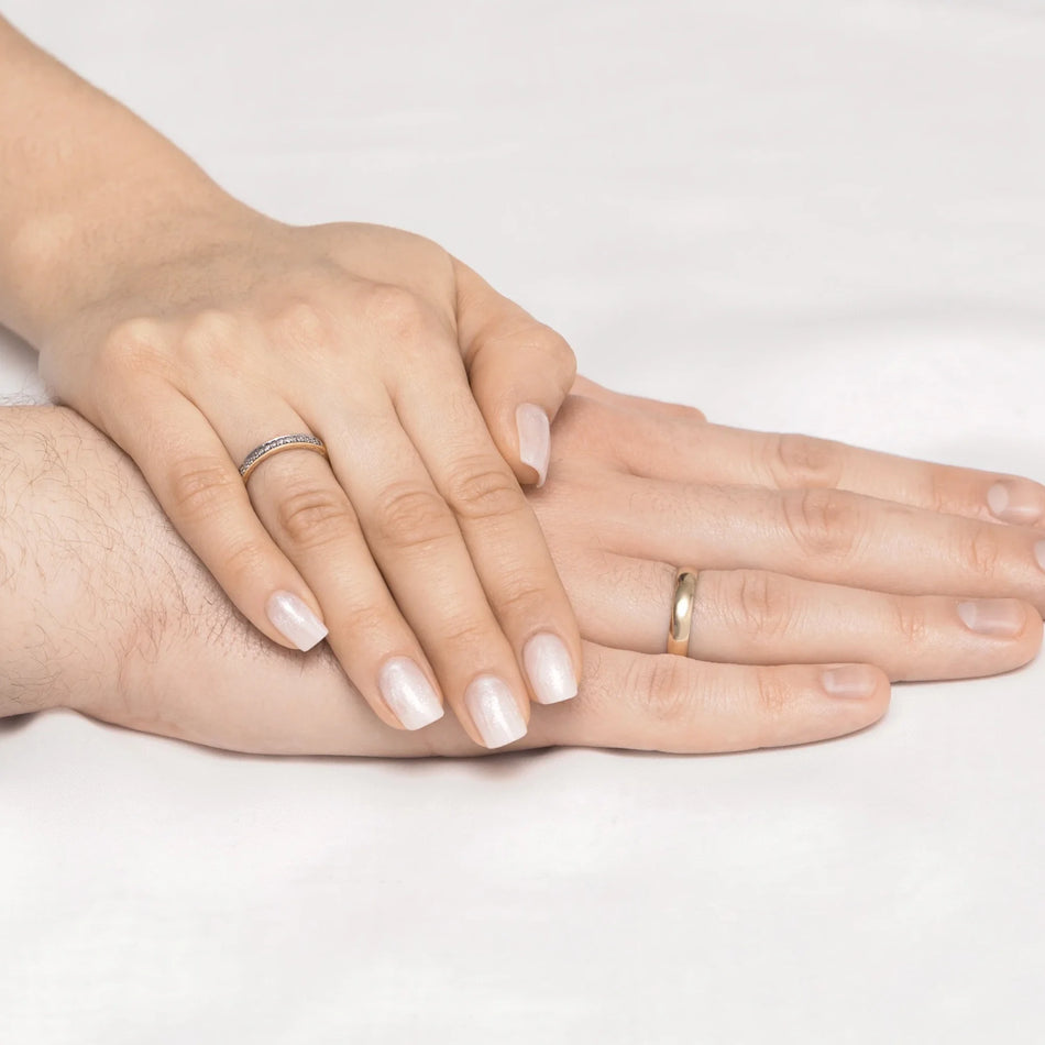 Eheringe mit 0,10 ct Diamanten 3 und 4 mm