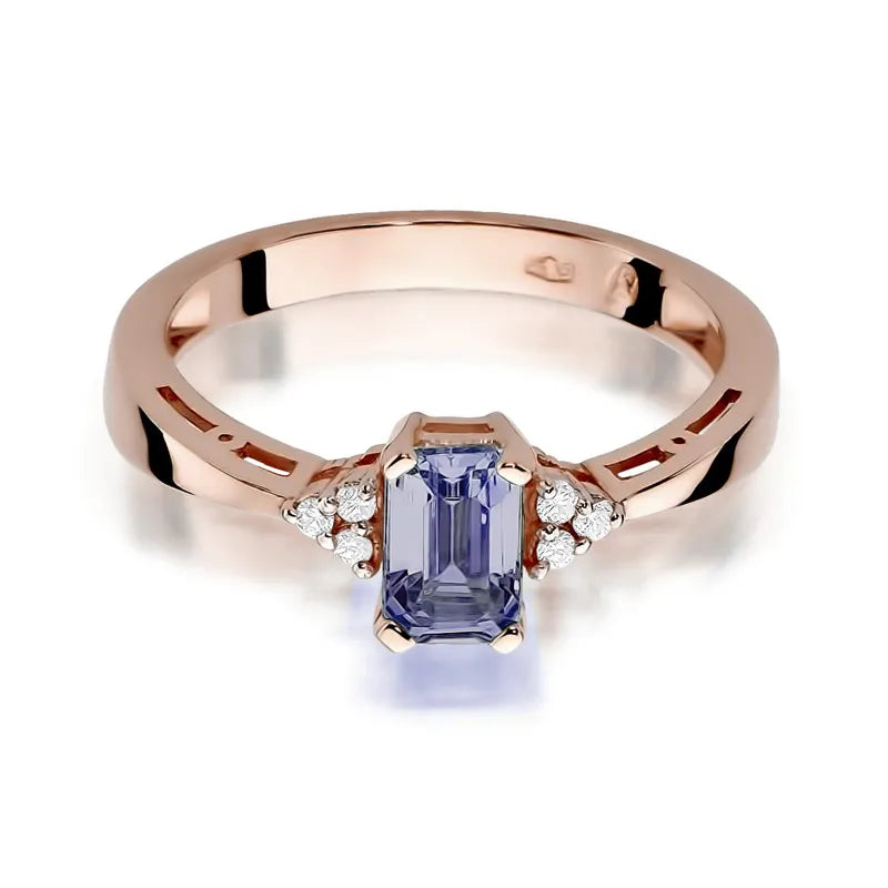 Gold Ring with 0.50ct Amethyst and Diamonds