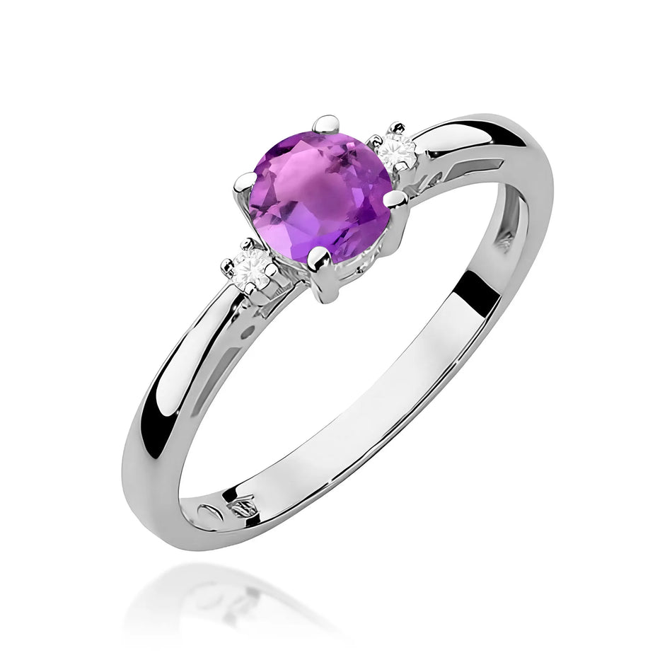 Gold Ring with 0.50ct Amethyst and Diamonds