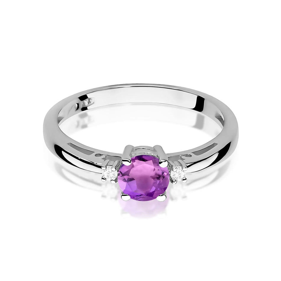 Gold Ring with 0.50ct Amethyst and Diamonds
