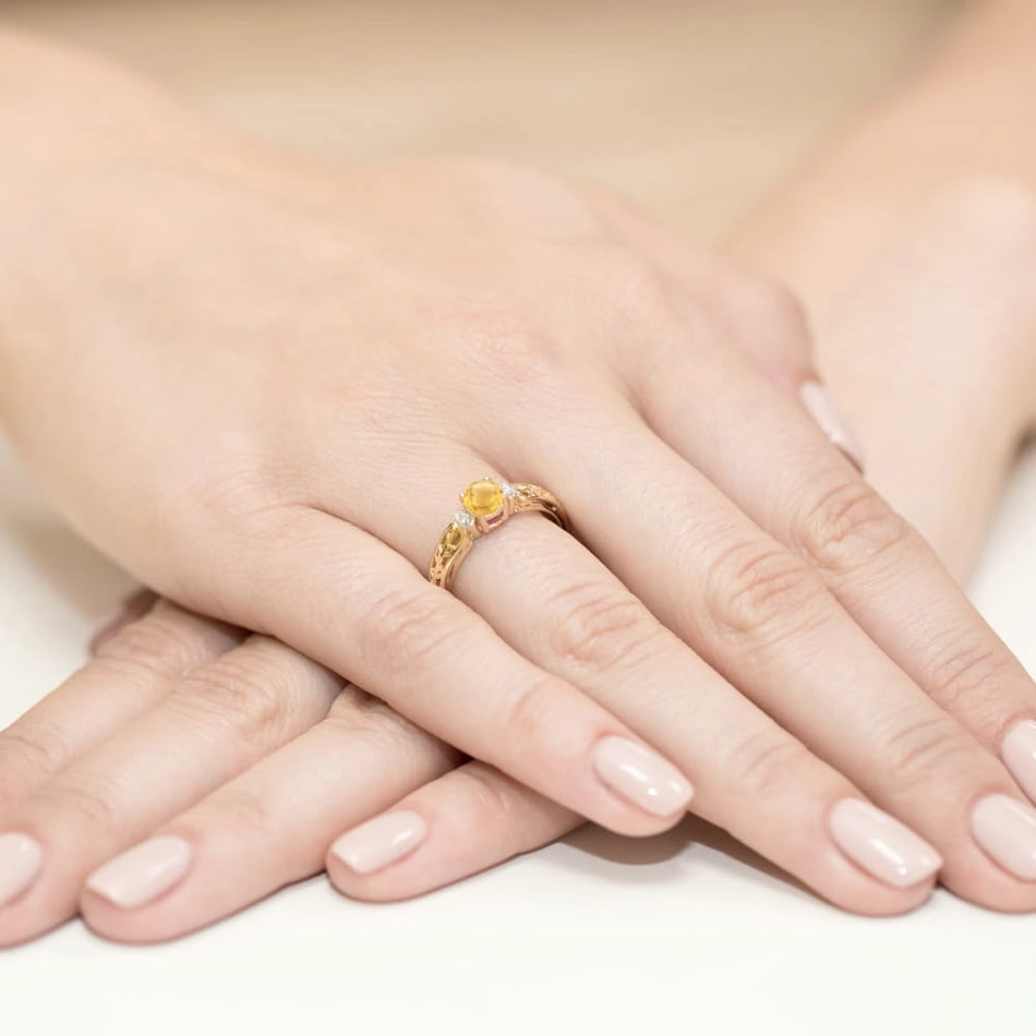 Goldring mit 0,50 ct Citrin und 0,02 ct Diamanten