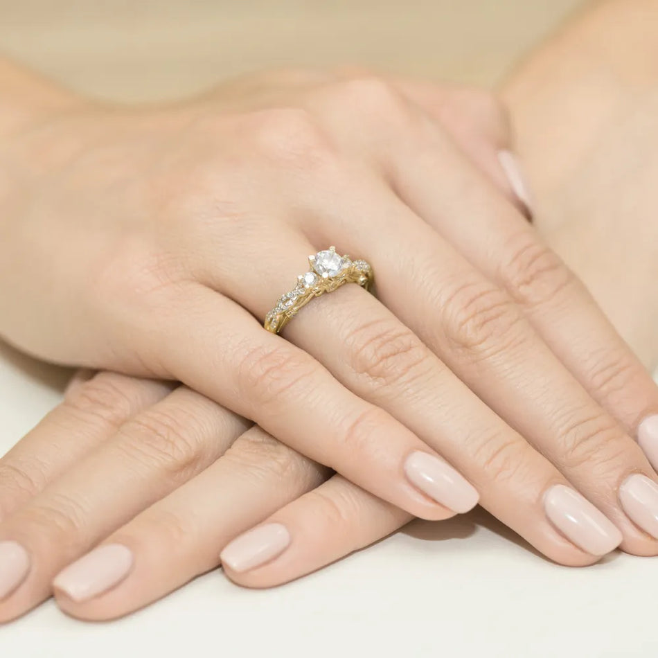 Goldring mit 0,70 ct und 0,339 ct Diamanten