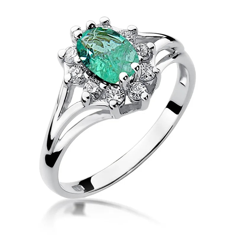 Gold Ring with 0.80ct Emerald and 0.30ct Diamonds