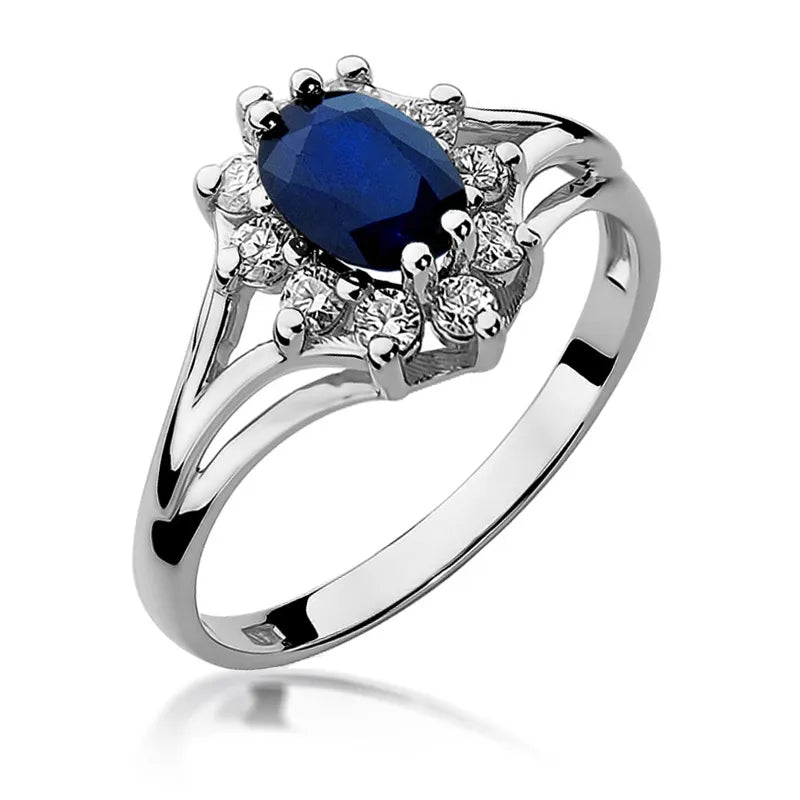 Gold Ring with 0.90ct Sapphire and 0.30ct Diamonds