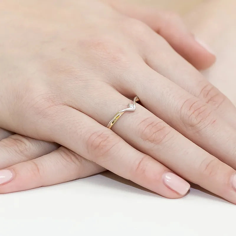 Goldring mit 0,04 ct Diamant