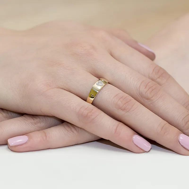 Goldring mit 0,026 ct Diamanten