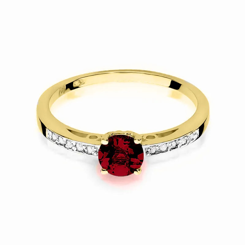 Gold Ring with 0.60ct Garnet and 0.05ct Diamonds