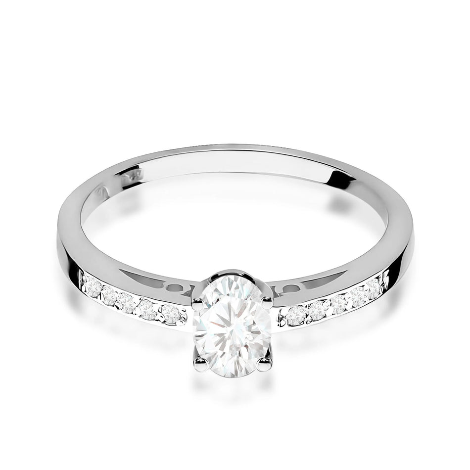 Gold Ring with 0.40ct Lab-diamond and 0.05ct Diamonds