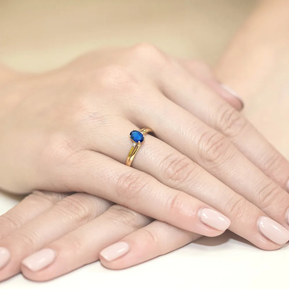 Gold Ring with 0.70ct Sapphire and 0.029ct Diamonds