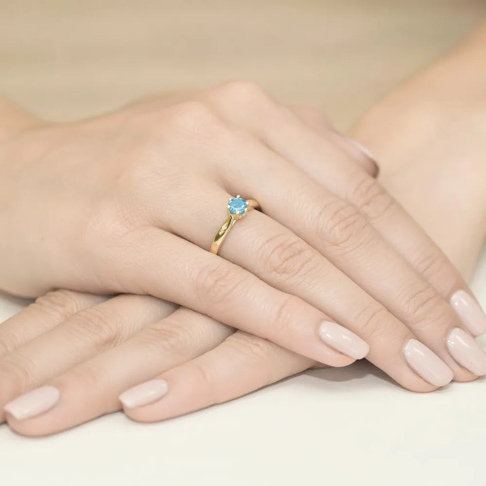 Gold Ring with 0.50ct Topaz and Diamonds