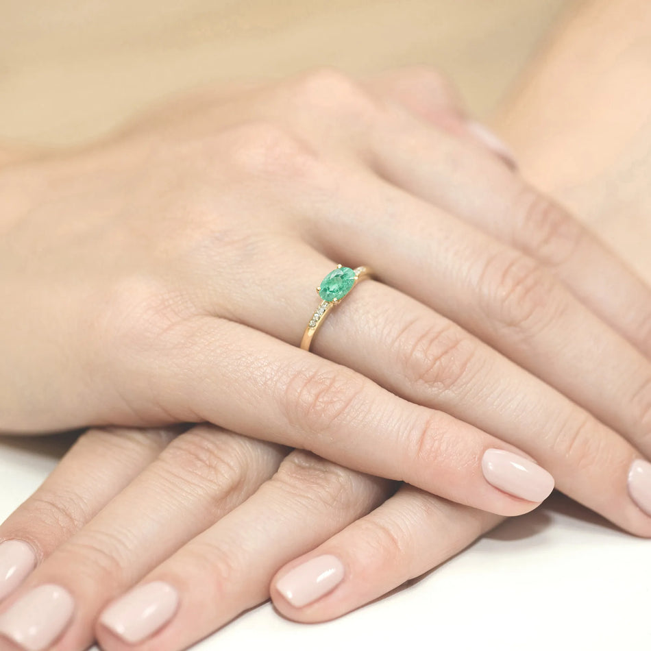 Goldring mit 0,40 ct Smaragd und 0,03 ct Diamanten