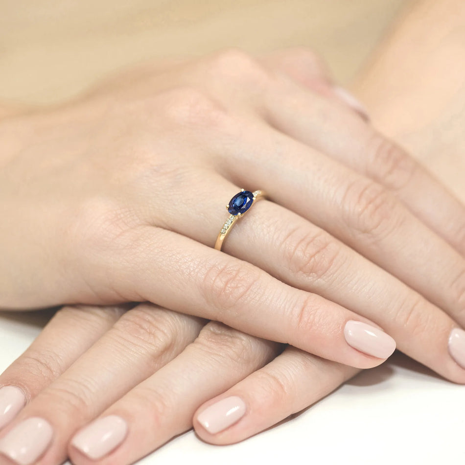 Gold Ring with 0.70ct Sapphire and 0.03ct Diamonds