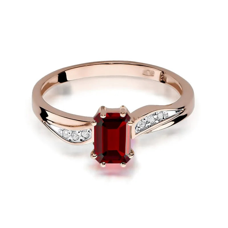 Gold Ring with 0.80ct Ruby and 0.03ct Diamonds