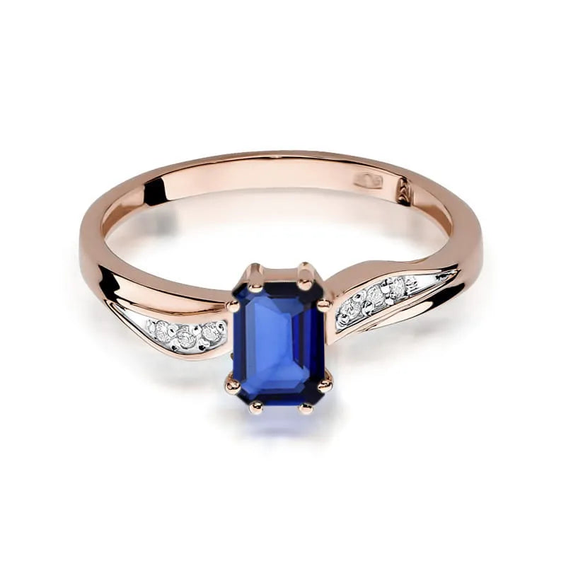 Gold Ring with 0.60ct Sapphire and 0.03ct Diamonds