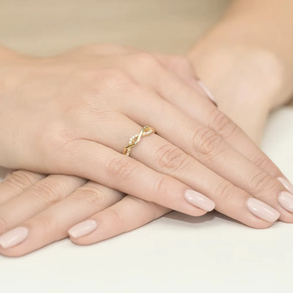 Goldring mit 0,07 ct Diamanten