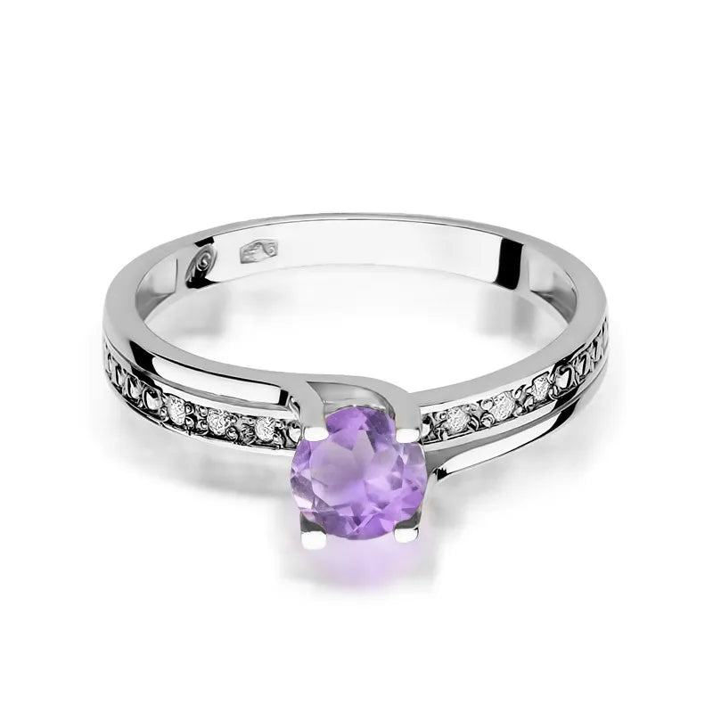 Gold Ring with 0.50ct Amethyst and 0.03ct Diamonds