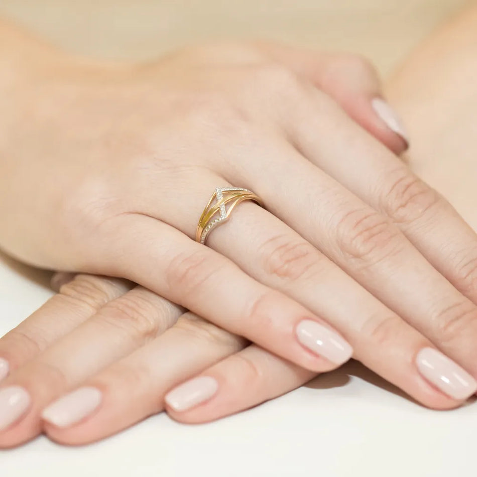 Goldring mit 0,03 ct Diamanten