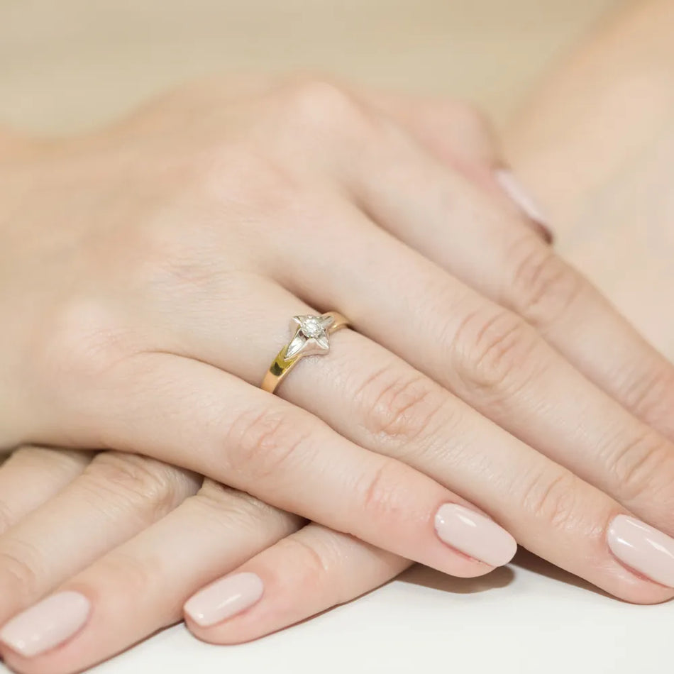 Gold Ring with 0.12ct Diamond