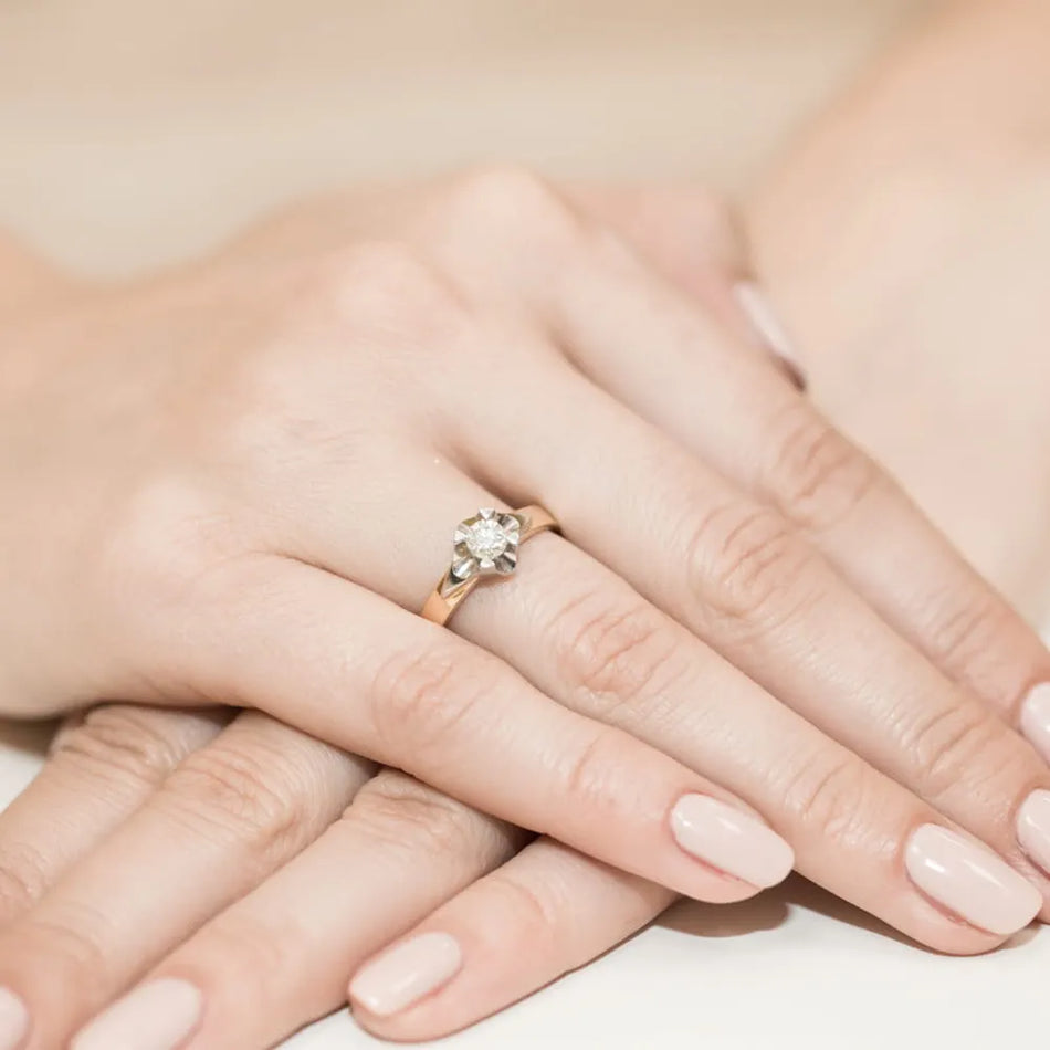 Goldring mit 0,30 ct Labrodiamanten