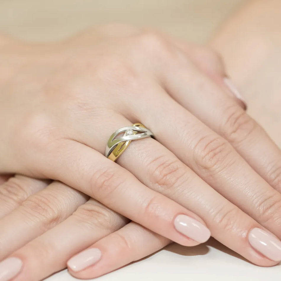 Goldring mit 0,04 ct Diamant