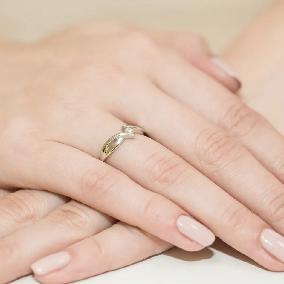 Goldring mit 0,08 ct Diamant