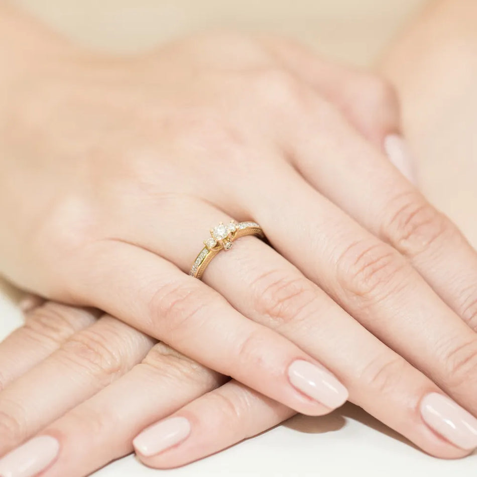 Gold Ring with 0.20ct and 0.215ct Diamonds