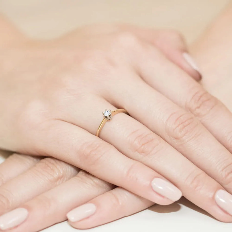 Gold Ring with 0.12ct Diamond