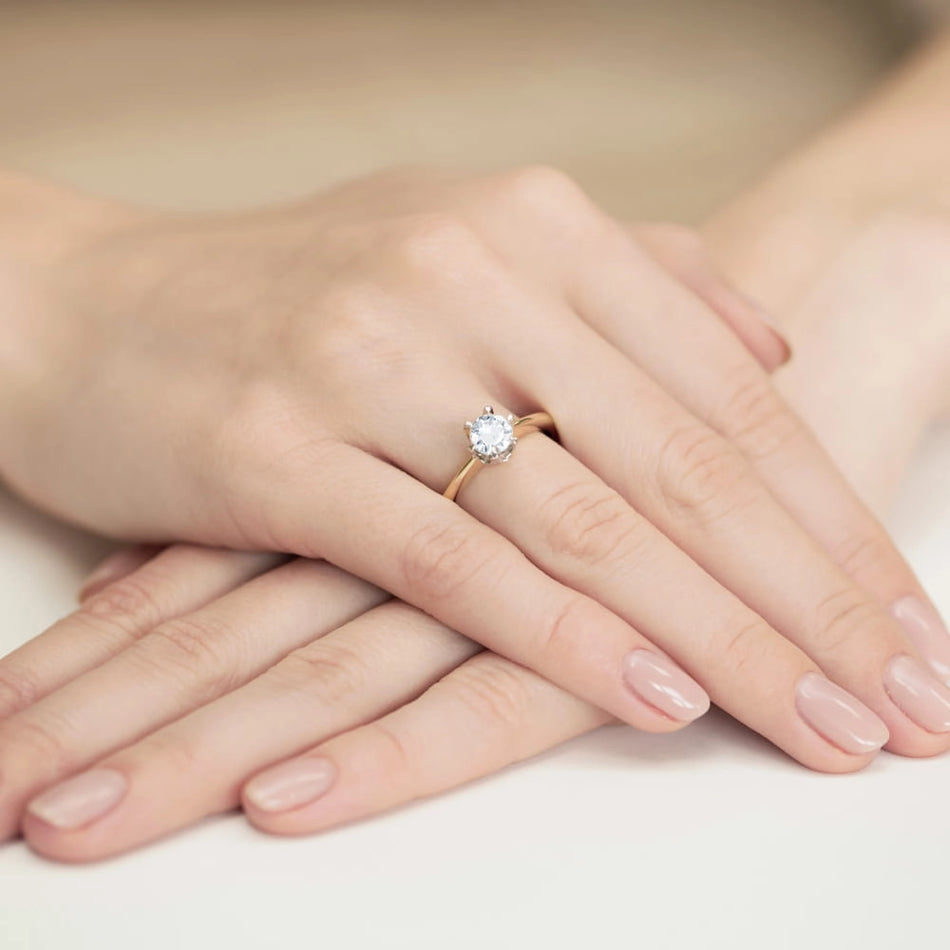 Ein Goldring mit 0,70 ct Diamant