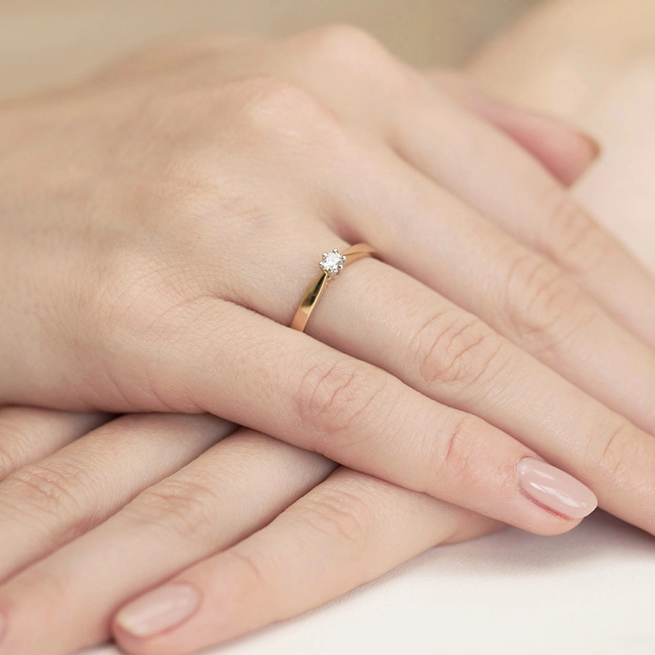 Goldring mit 0,20 ct Labrodiamanten