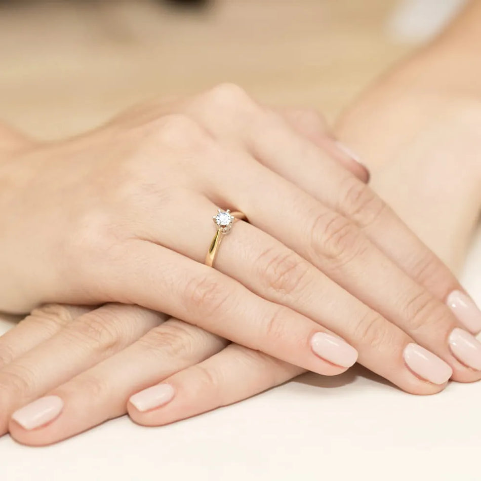 Gold Ring with 0.25ct Lab-diamond