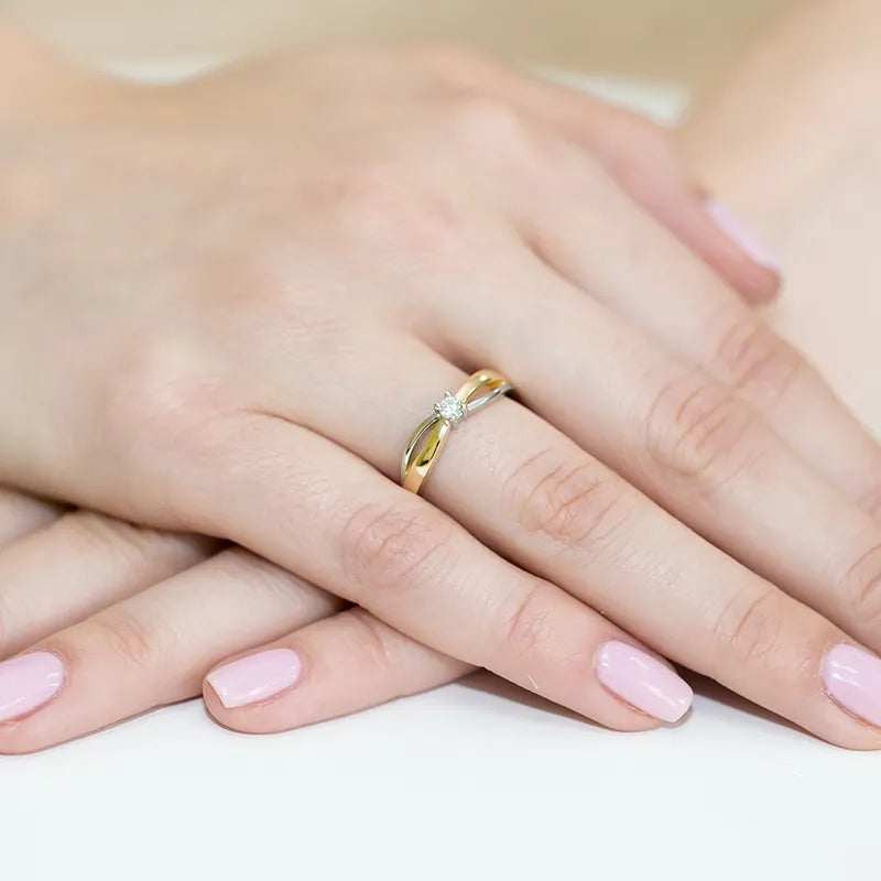 Gold Ring with 0.10ct Diamond