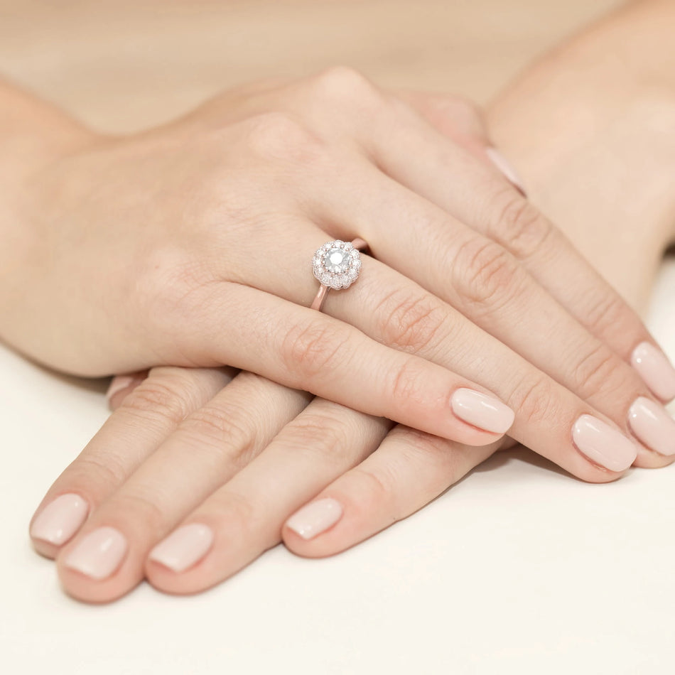 Goldring mit 0,50 ct Labrodiamanten und 0,174 ct Labrodiamanten