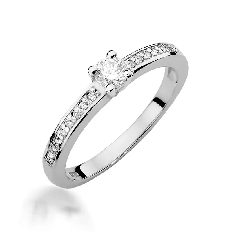 Gold Ring with 0.20ct and 0.08ct Diamonds