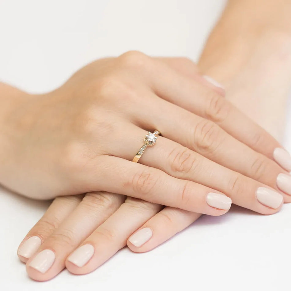 Gold Ring with 0.20ct and 0.052ct Lab-diamonds