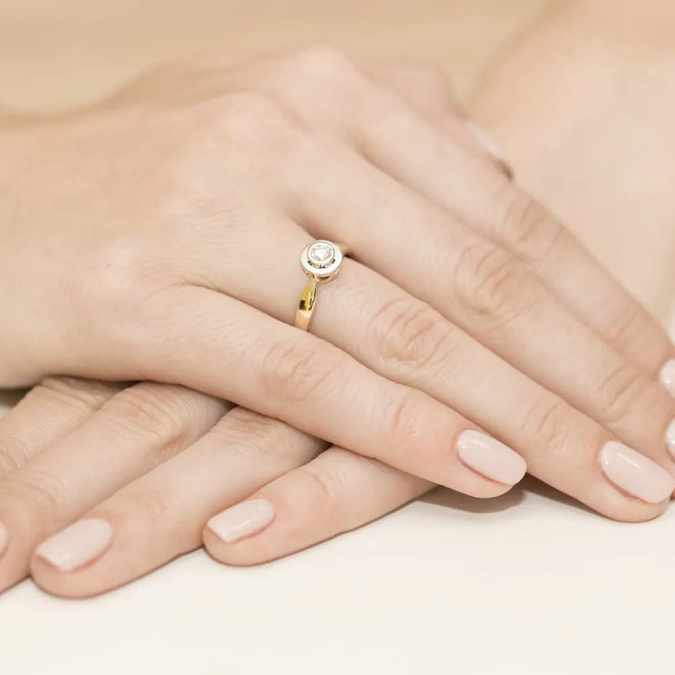 Goldring mit 0,30 ct Labrodiamanten