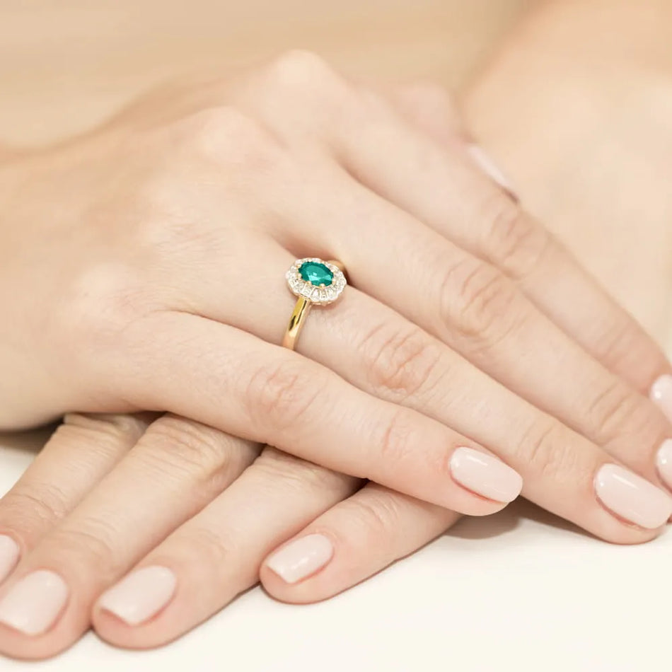 Goldring mit 0,40 ct Smaragd und 0,069 ct Diamanten