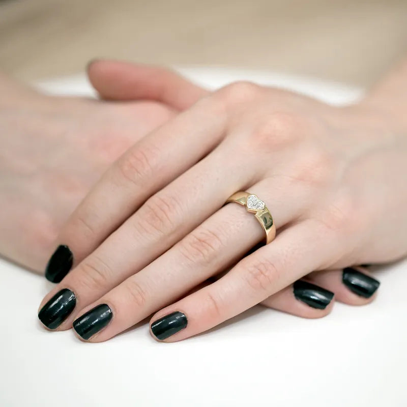 Gold Ring with 0.04ct Diamonds