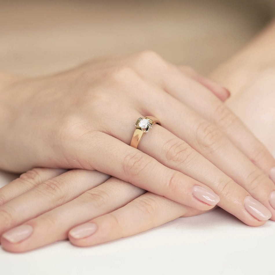 Goldring mit 0,50 ct Labrodiamanten