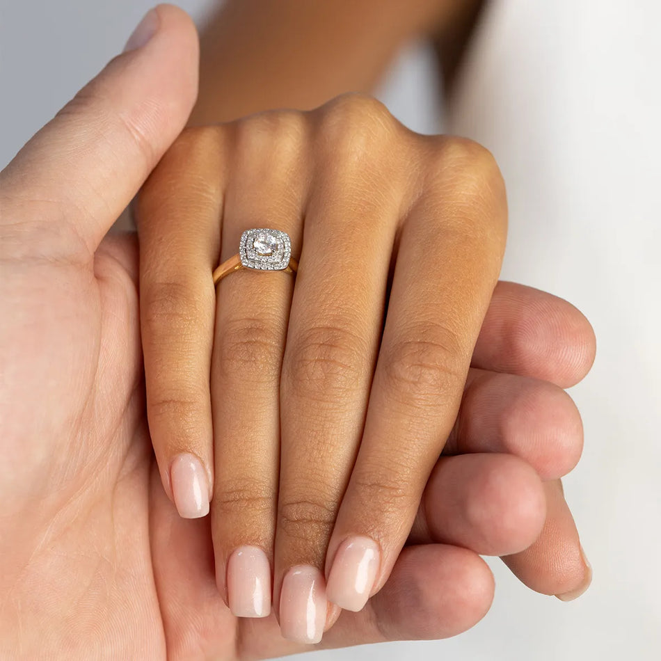 Gold Ring with 0.30ct and 0.20ct Lab-diamonds