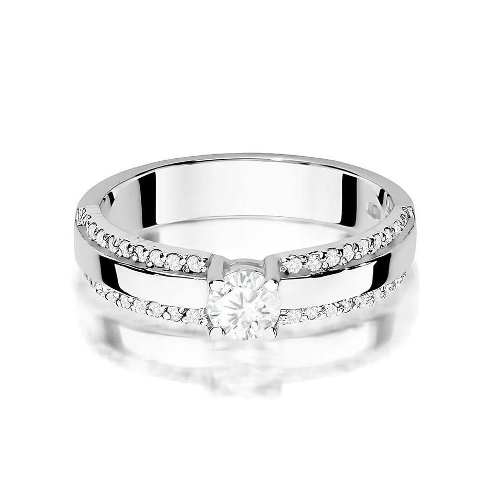 Gold Ring with 0.25ct and 0.20ct Lab-diamonds