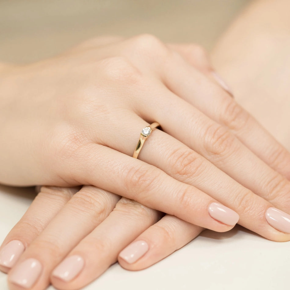 Goldring mit 0,15ct Labrodiamanten